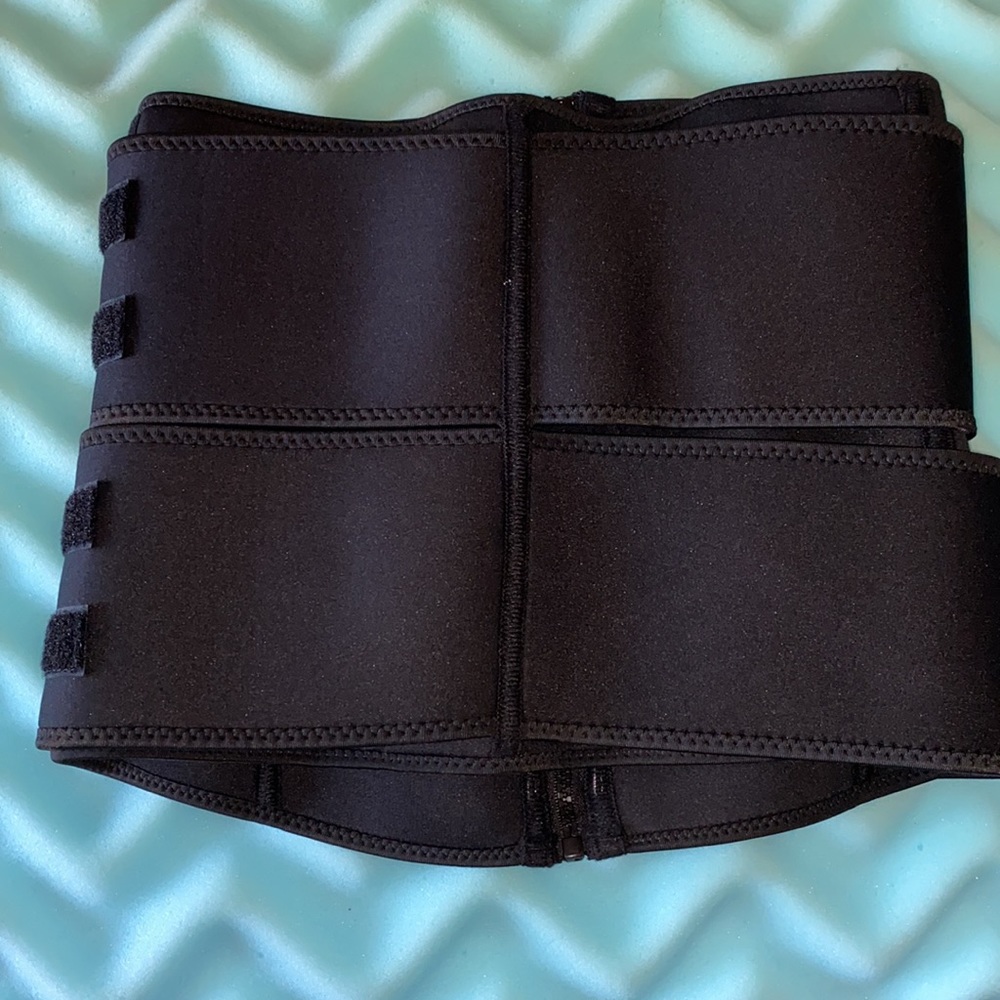 🏋️♀️ Waist Trainer - Picture 3 of 5